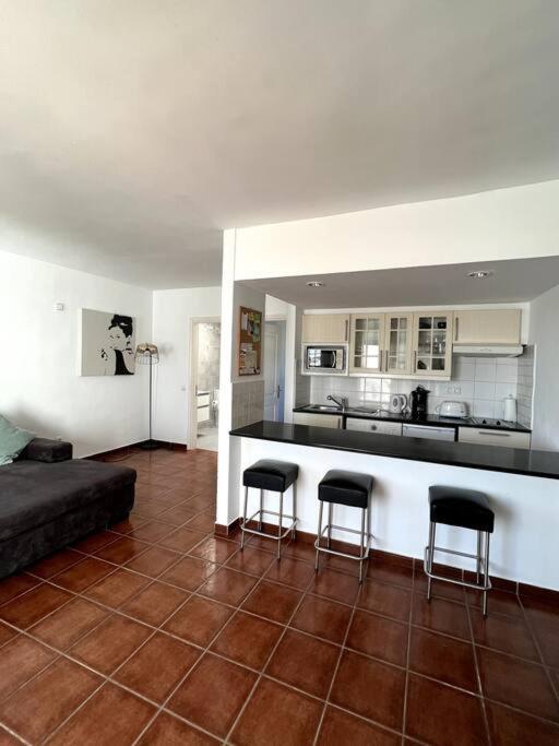 Casa Breen - Spacious 1 Bedroom Apartment In Matagorda With Communal Pool Тіас Екстер'єр фото