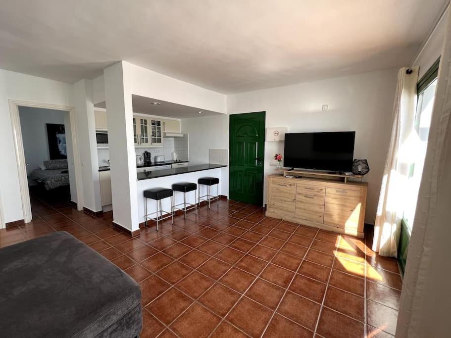 Casa Breen - Spacious 1 Bedroom Apartment In Matagorda With Communal Pool Тіас Екстер'єр фото
